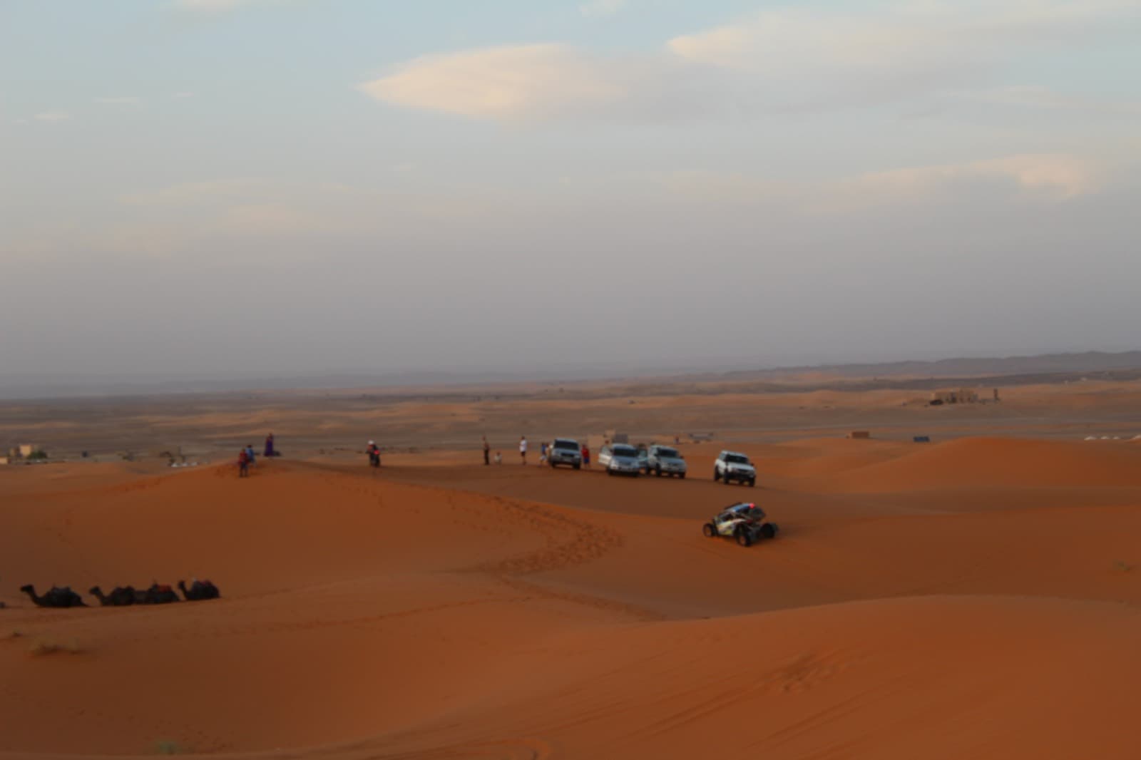 Octubre por las grandes dunas de Erg Chebbi